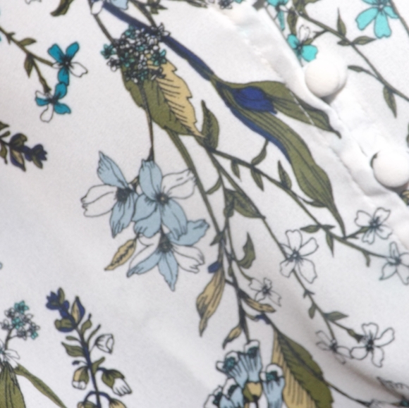 Cute blouse - Picture 5 of 5